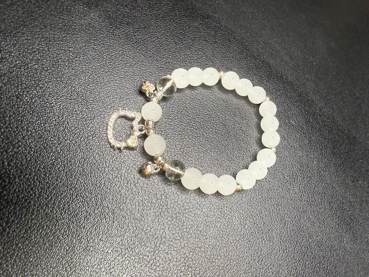 Beaded bracelet with metal accent