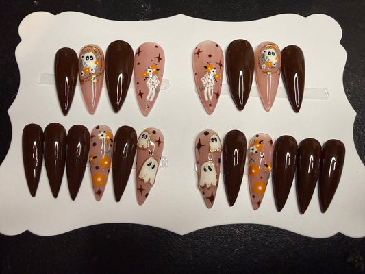 20 piece reusable handmade Halloween press on set.